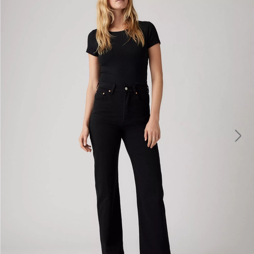 Levi's Women's Black Ribcage Straight Ankle Jeans